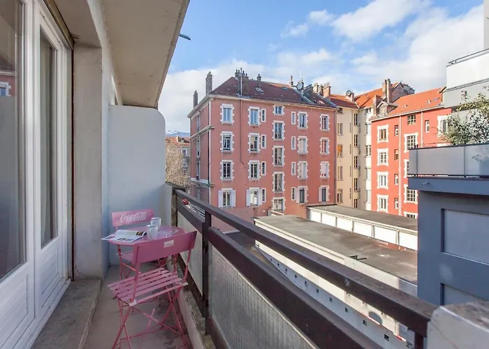 Montagnes Russes Apartment *